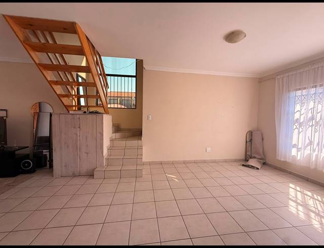 3 BEDROOM TOWNHOUSE FOR SALE IN WATERVAL EAST